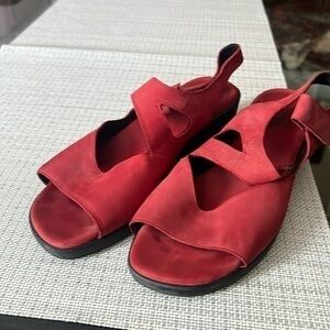 Munro Micah Slingback Sandals  Nubuck Sz 8 M, pre loved suede